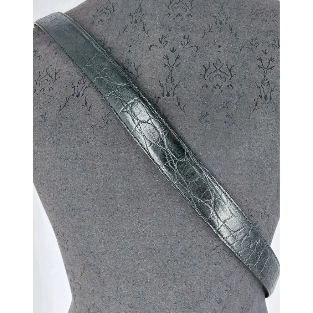 Cole Haan Embossed Italian Calfskin Dress Belt Mens Size 46‎ Solid Brass Buckle